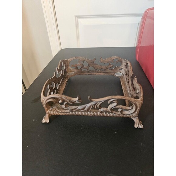 Belaverra red ceramic canister with metal base - Picture 6 of 8